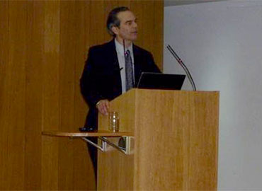 Prof. Michael Petraglia speaking on Palaeolithic Arabia